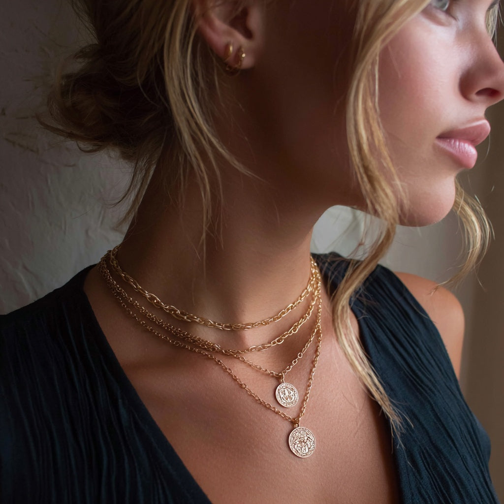 Discover 2025's Hottest Zodiac Sign Necklaces | Renude